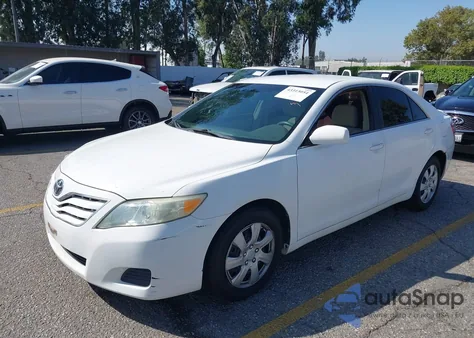 2011 Toyota Camry Le z USA, uszkodzony, nr VIN 4T4BF3EK3BR101033